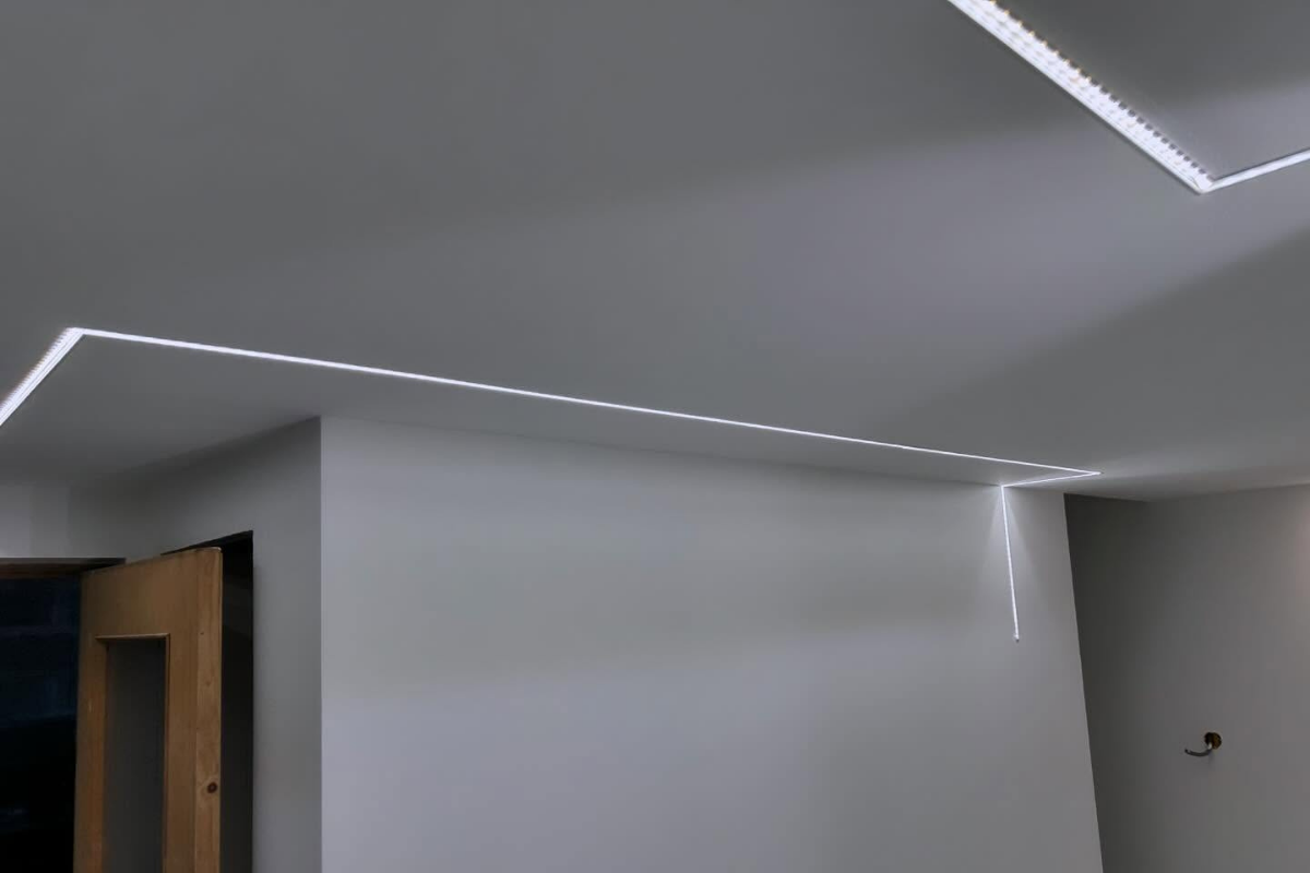 Bande LED encastrée avec détecteurs de mouvements
